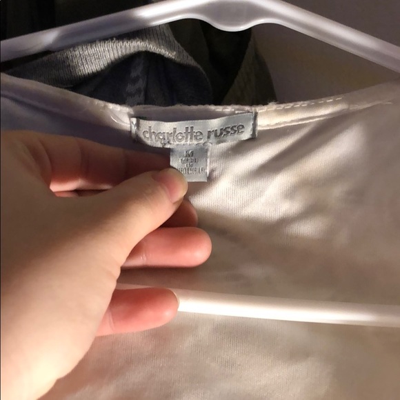 A crop top shirt - Picture 2 of 3